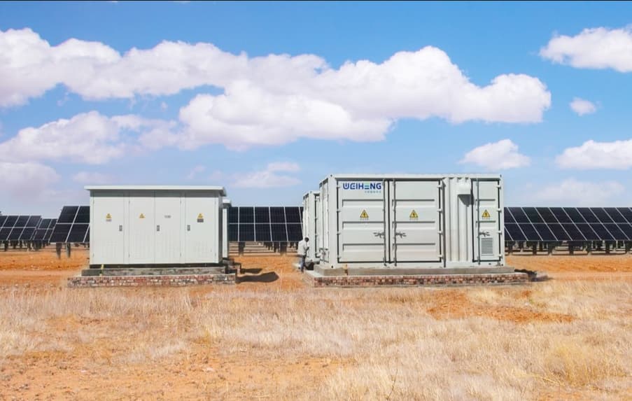 Photovoltaic and Energy storage projects in the desert 